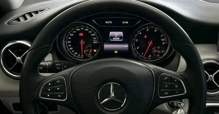 1000025997.jpg Mercedes-Benz GLA 200