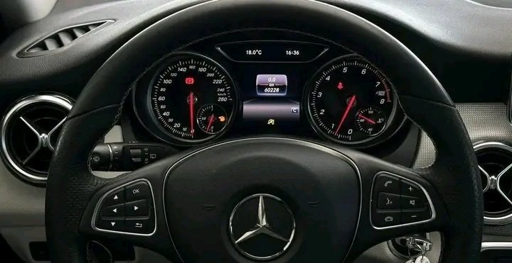1000026001.jpg Mercedes-Benz GLA 200