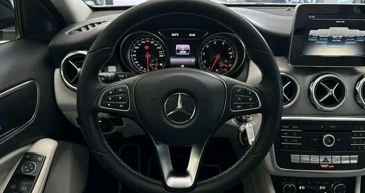 1000026003.jpg Mercedes-Benz GLA 200