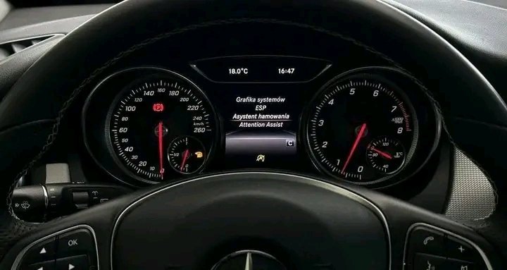 1000026005.jpg Mercedes-Benz GLA 200