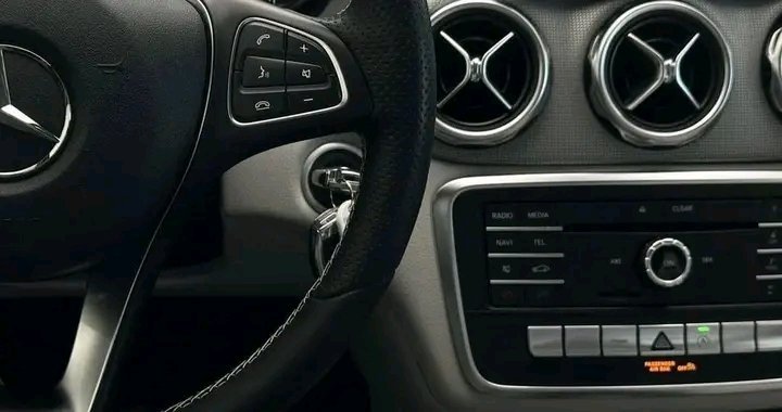 1000026006.jpg Mercedes-Benz GLA 200