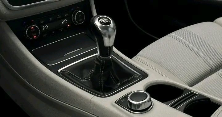 1000026007.jpg Mercedes-Benz GLA 200