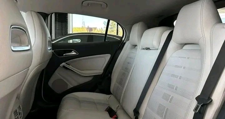 1000026012.jpg Mercedes-Benz GLA 200