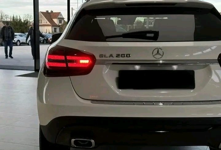 1000026016.jpg Mercedes-Benz GLA 200