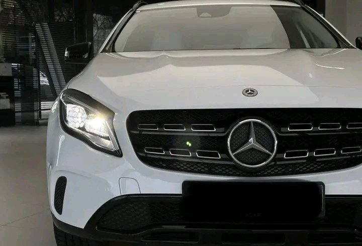 1000026017.jpg Mercedes-Benz GLA 200