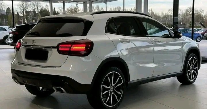 1000026018.jpg Mercedes-Benz GLA 200