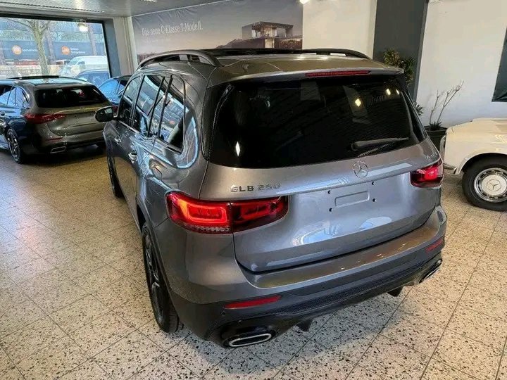 1000026223.jpg Mercedes-Benz GLB