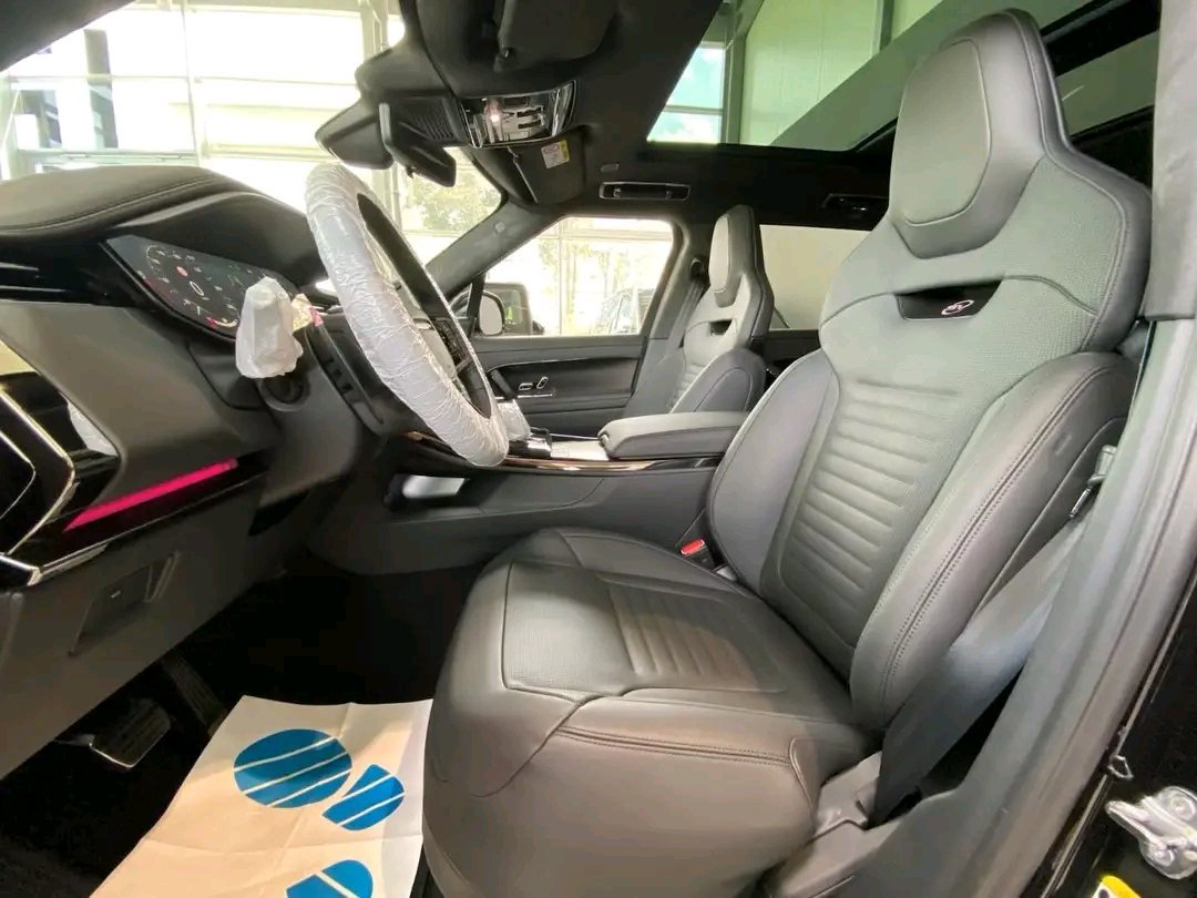 2025/10/152496.jpg Land Rover Range Rover Sport
