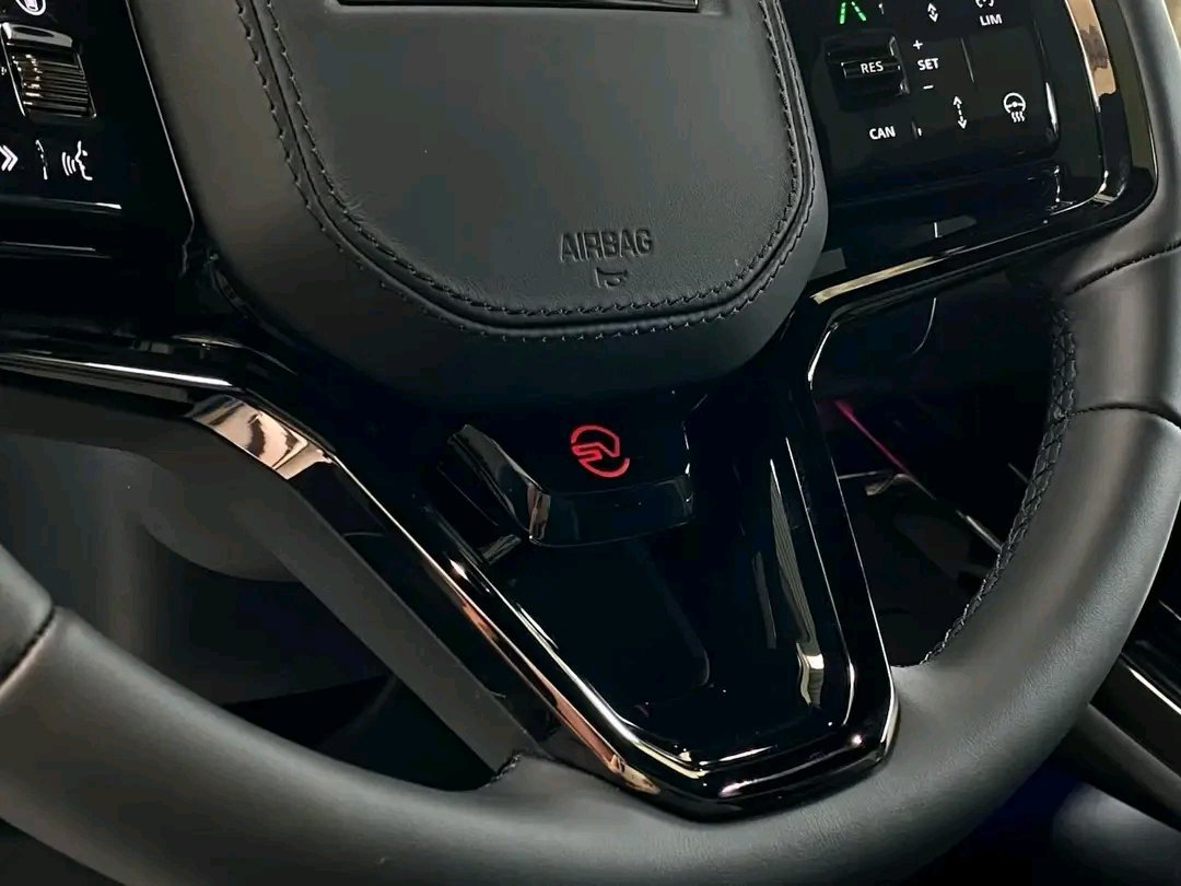 2025/10/152497.jpg Land Rover Range Rover Sport