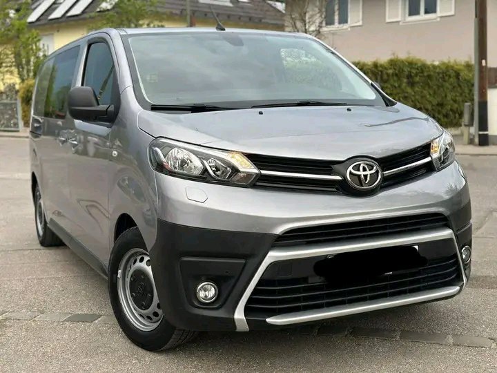 1748686572800.jpg Toyota Proace Kasten Navi Leder