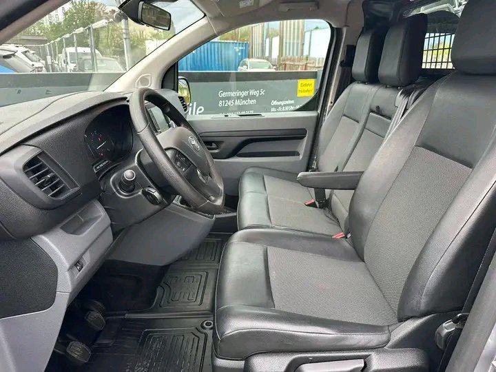 1748686574293.jpg Toyota Proace Kasten Navi Leder
