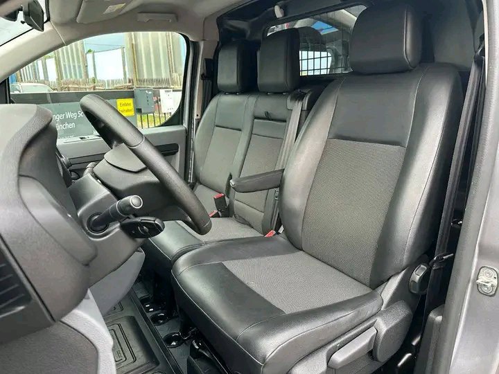 1748686575948.jpg Toyota Proace Kasten Navi Leder