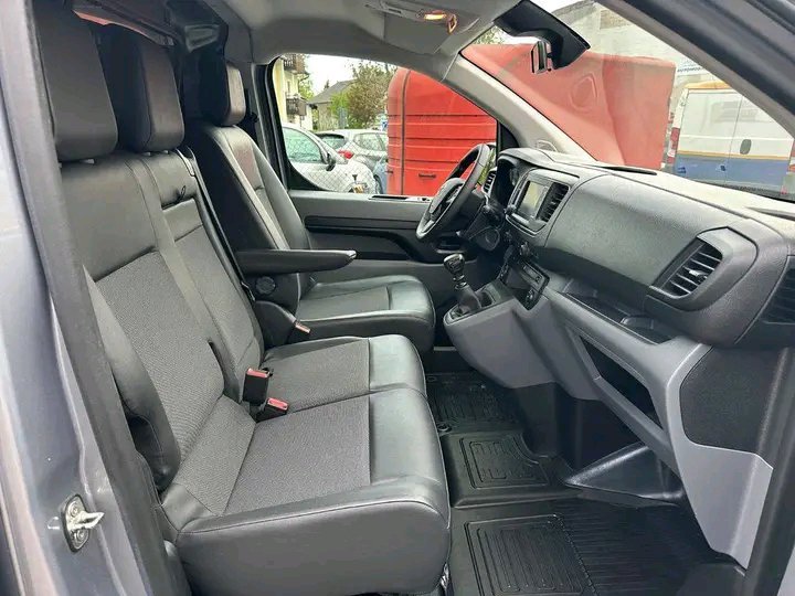 1748686589427.jpg Toyota Proace Kasten Navi Leder