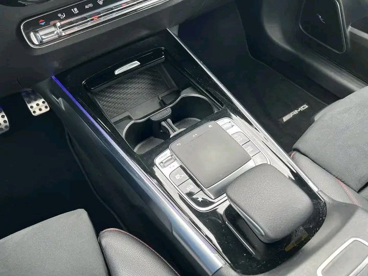 1748688454721.jpg Mercedes-Benz GLB 250 AMG