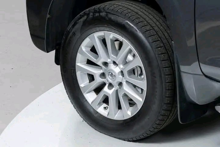 Toyota Land Cruiser 3.0 GX 5 Series