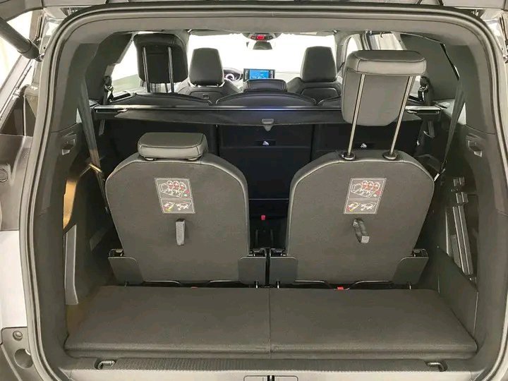 1751022248537.jpg Peugeot 5008 GT