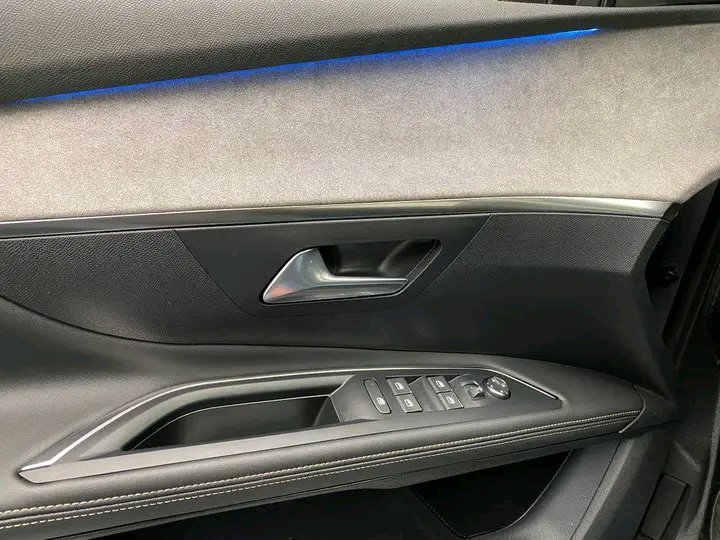 1751022251379.jpg Peugeot 5008 GT