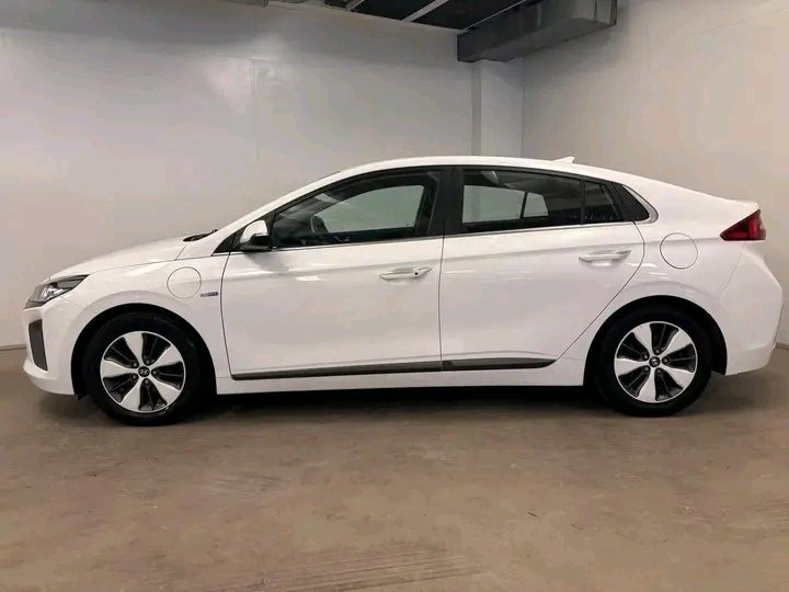 Hyundai IONIQ Hybrid Premium