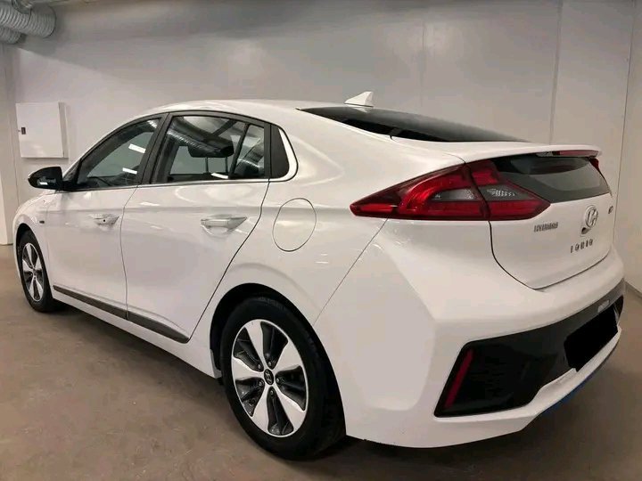 Hyundai IONIQ Hybrid Premium