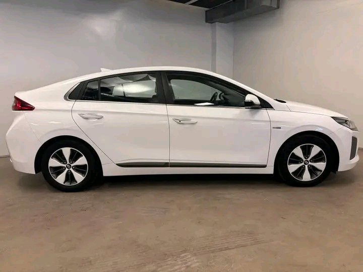 Hyundai IONIQ Hybrid Premium