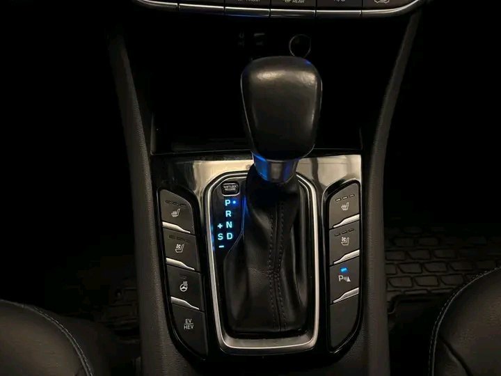 Hyundai IONIQ Hybrid Premium