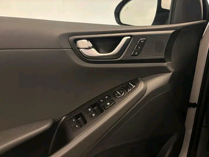 Hyundai IONIQ Hybrid Premium